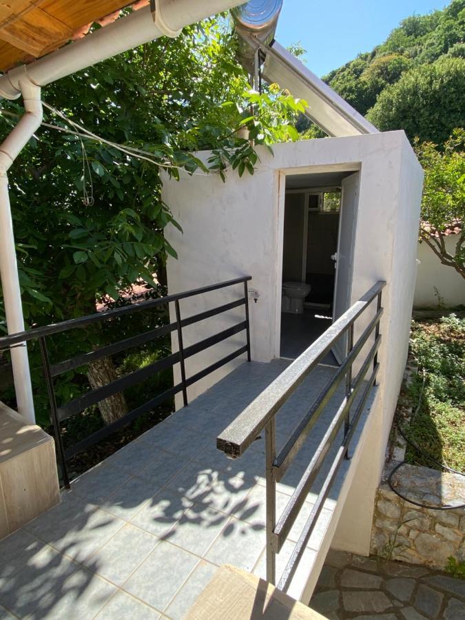 Barbajonn'S Stone House Villa โมเน็มวาซี ภายนอก รูปภาพ